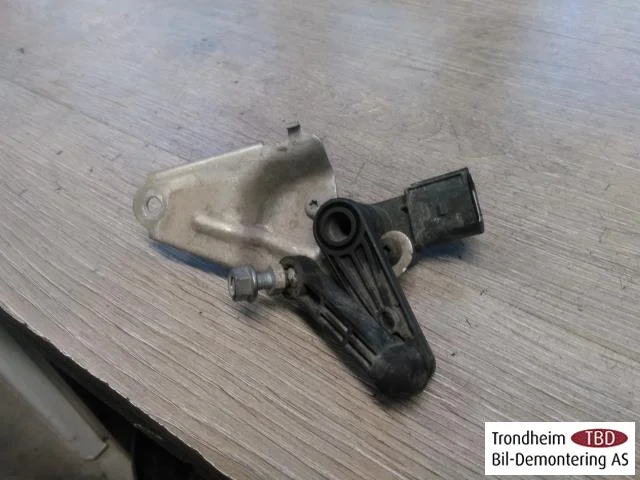 Tesla MODEL 3 2017--> Senzor reglaj nivel / suspensie pneumatică
