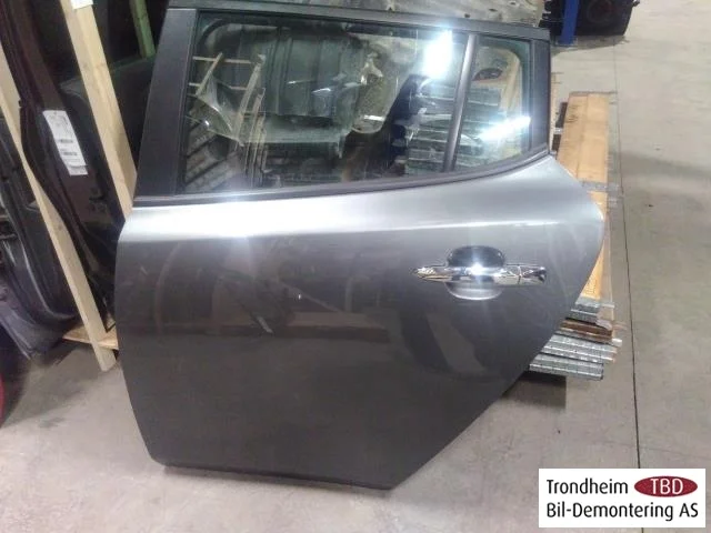 Nissan LEAF 2011-17 Ajtó, 4 ajtós, hátsó, bal