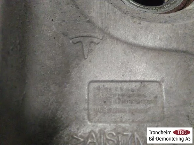 Tesla MODEL 3 2017--> Csonkállvány, jobb első nézet 3