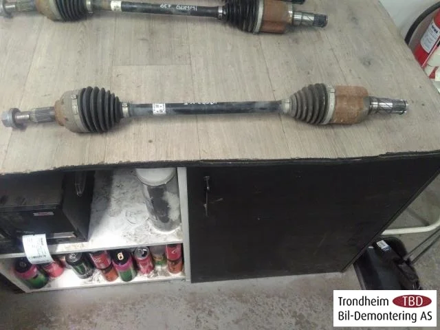 Tesla MODEL 3 2017--> Front right driveshaft