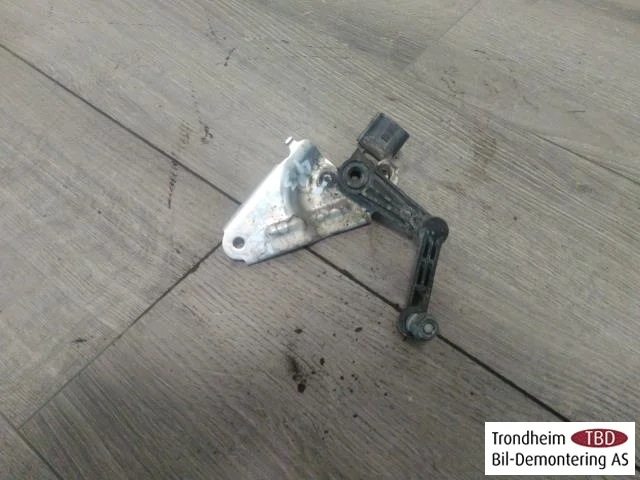Tesla MODEL 3 2017--> Senzor reglaj nivel / suspensie pneumatică