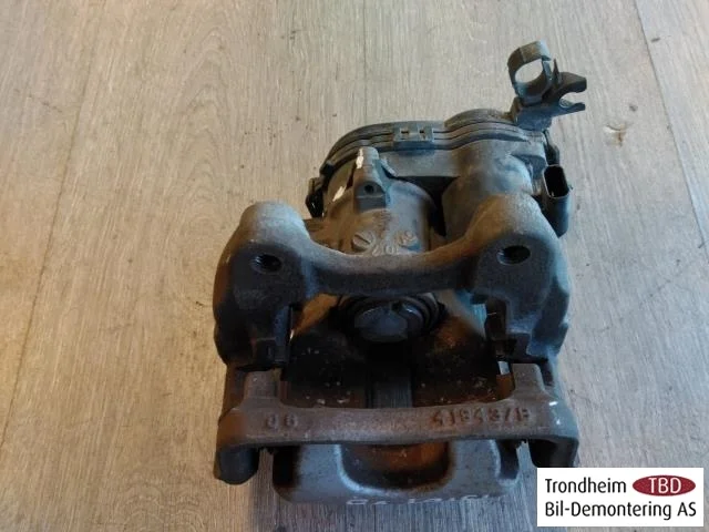 Mercedes B 180-200 W246/W242 2012-19 Rear left brake caliper view 3