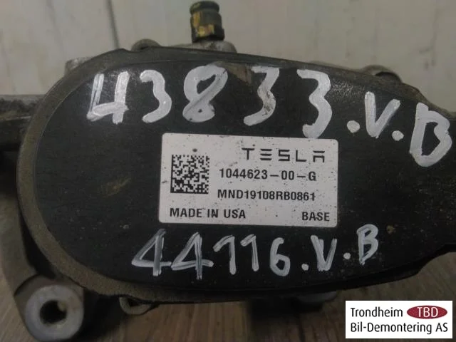 Tesla MODEL 3 2017--> Etrier frână spate stânga vedere 4