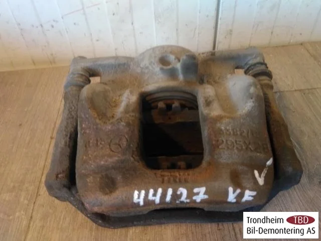 Mercedes B 180-200 W246/W242 2012-19 Féknyereg, első, bal