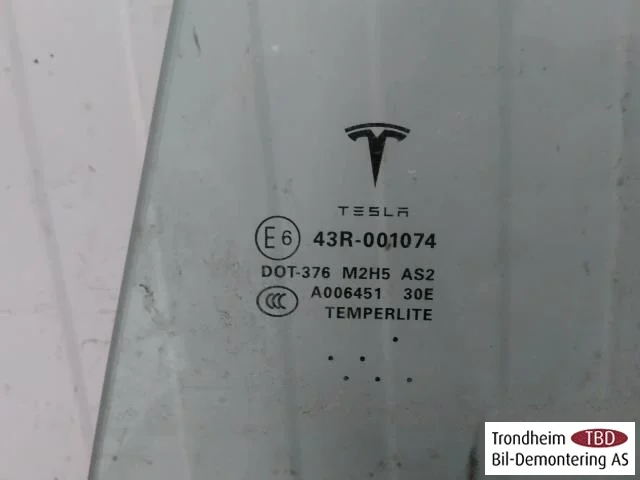 Tesla MODEL S 2013- Rear left door glass, 4-door view 4