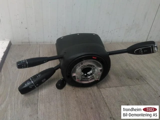 Tesla MODEL S 2013- Kormánykapcsolók