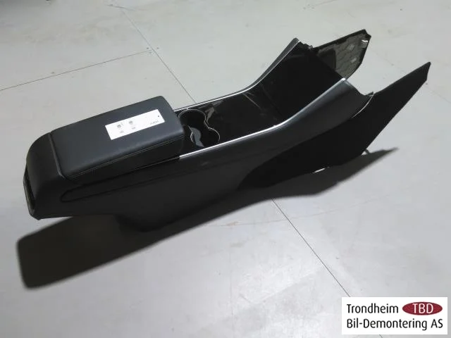 Tesla MODEL 3 2017--> Kartámasz nézet 2