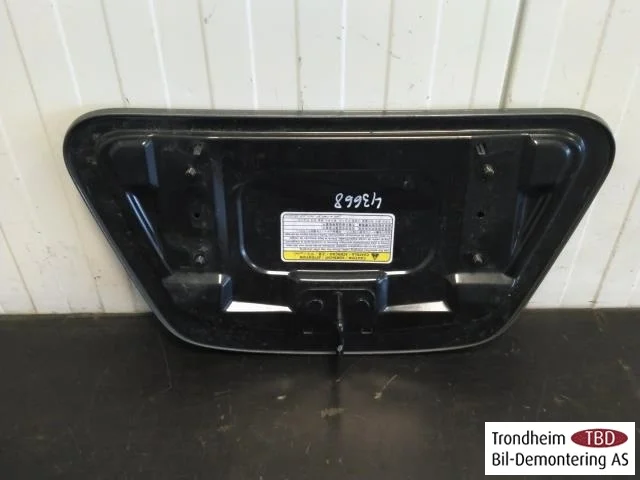 Nissan LEAF 2011-17 Fuel filler cap view 2