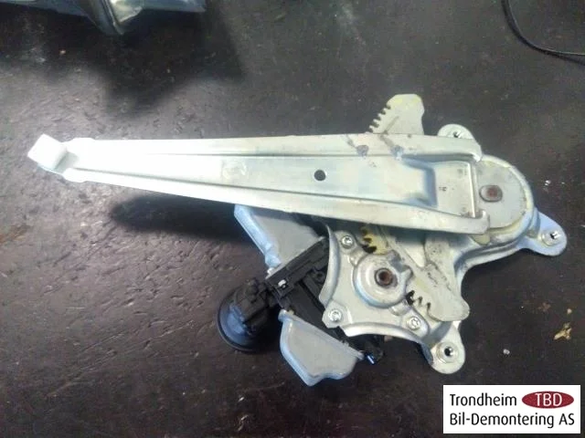 Lexus IS 250/350 2014-20 Electric window regulator, complete view 2