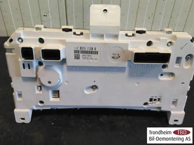 Nissan LEAF 2017-24 Instrument cluster assembly view 3
