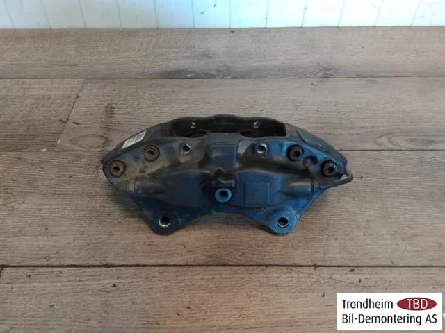 Tesla MODEL X 2016- Rear right brake caliper view 2
