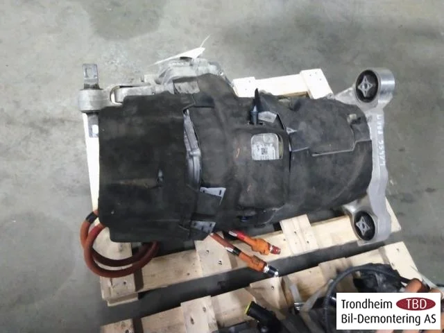 Tesla MODEL S 2013- Elektromos motor, első nézet 2