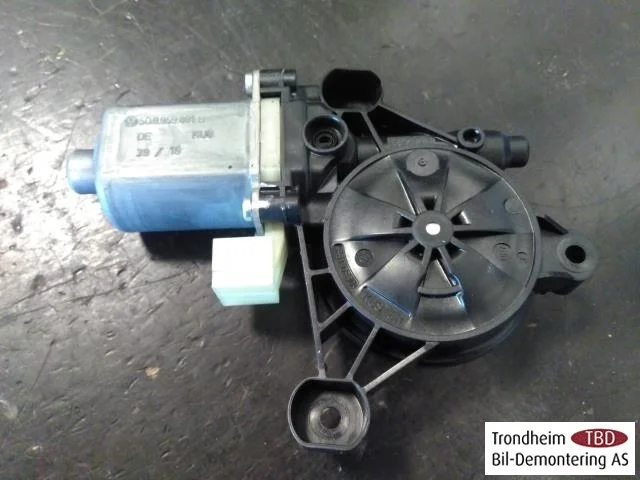 Volkswagen GOLF, E-GOLF VII 2013-20 Window regulator motor view 2