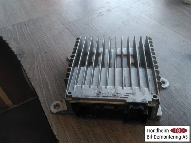 Nissan LEAF 2011-17 Radio / hi-fi amplifier