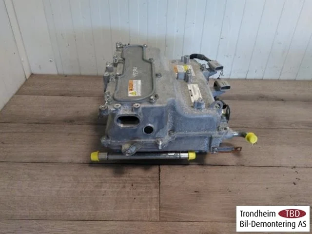 Mitsubishi OUTLANDER 2013-21 Convertor DC/DC hibrid vedere 3