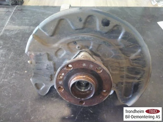 Volkswagen PASSAT 2015-19 Front right steering knuckle