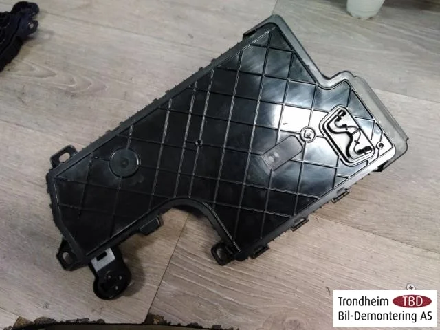 Tesla MODEL 3 2017--> Vezérlőegység, klíma nézet 2