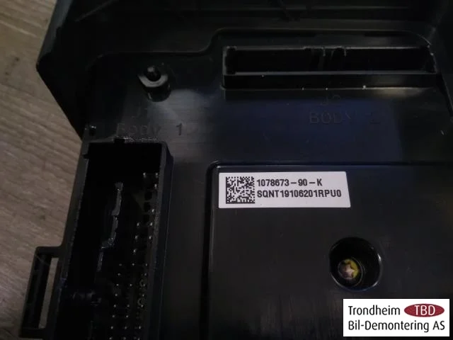 Tesla MODEL 3 2017--> Vezérlőegység, klíma nézet 3