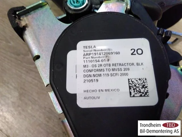 Tesla MODEL 3 2017--> Biztonsági öv, hátsó, jobb nézet 2