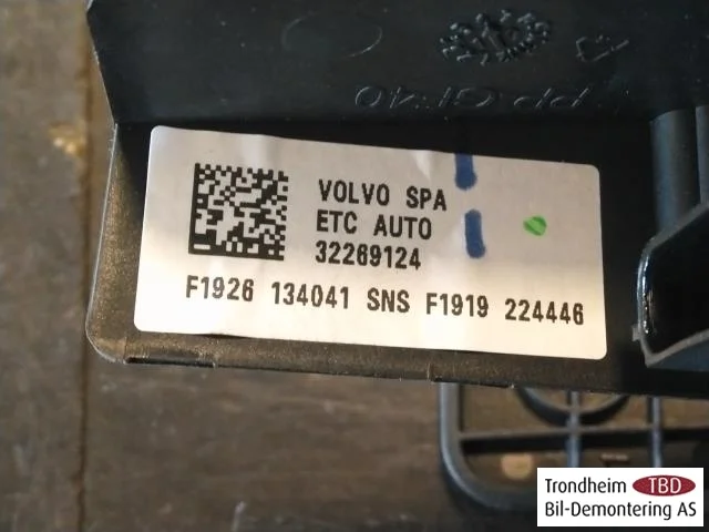 Volvo XC60 2018- Gázpedál nézet 3