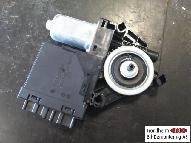 Volvo XC60 2018- Ablakemelő motor