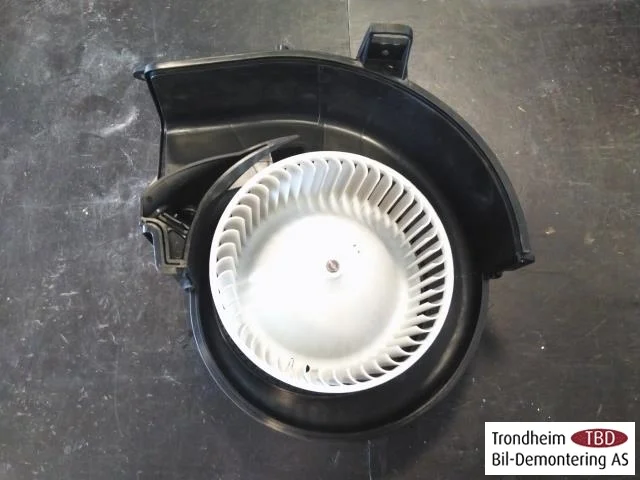 Volvo XC60 2018- Fűtésventilátor motor nézet 2