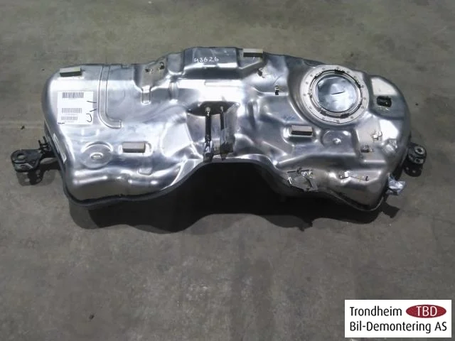 Volvo XC60 2018- Fuel tank, petrol