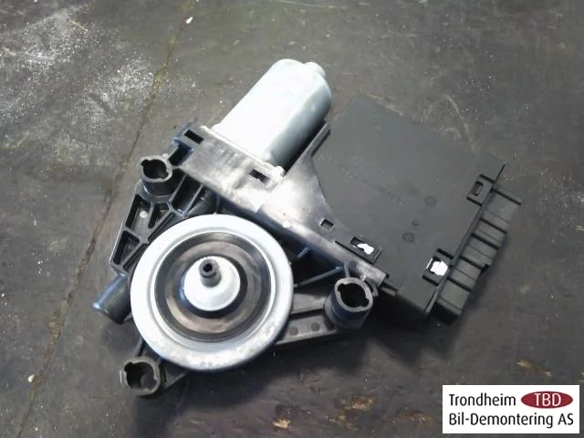 Volvo XC60 2018- Ablakemelő motor