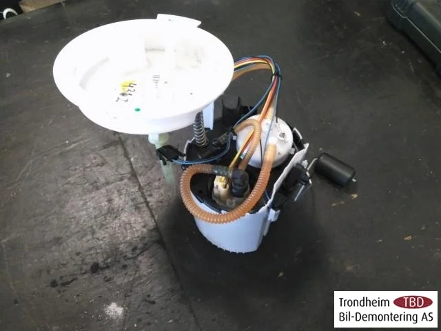 Volvo XC60 2018- Fuel pump, electric / feed
