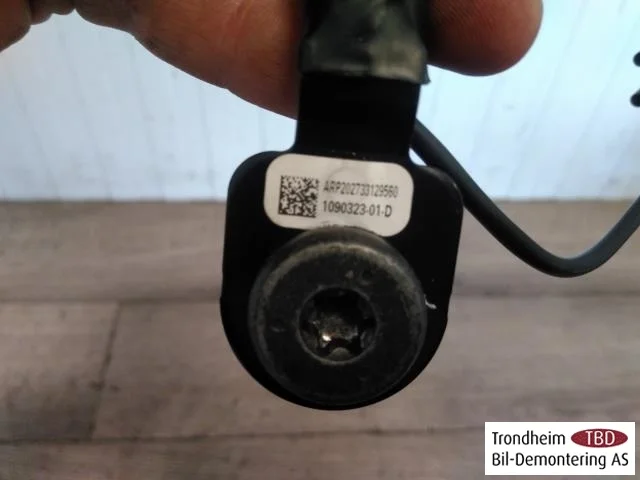 Tesla MODEL 3 2017--> Seat belt buckle / anchor view 3
