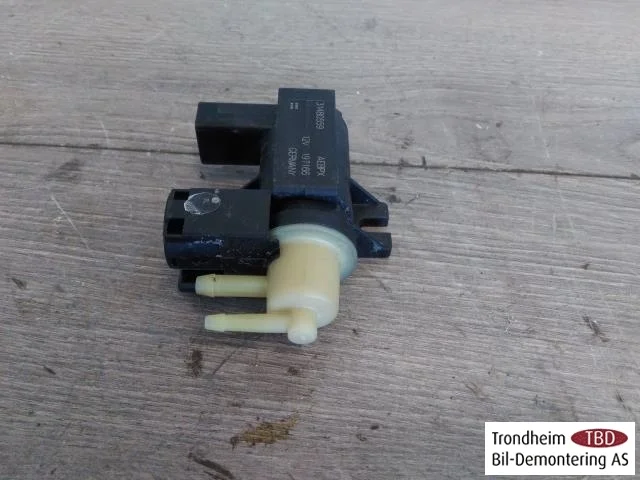 Volvo XC60 2018- Vacuum valve view 2