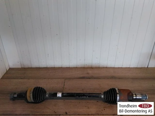 Tesla MODEL 3 2017--> Front right driveshaft view 2
