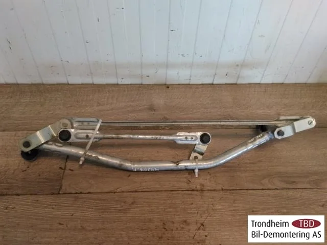 Volkswagen PASSAT 2015-19 Windshield wiper linkage view 2
