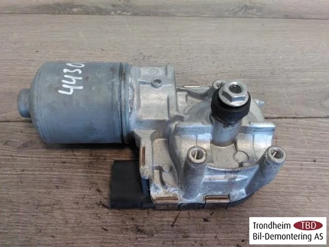 Volkswagen PASSAT 2015-19 Ablaktörlő motor, szélvédő nézet 2
