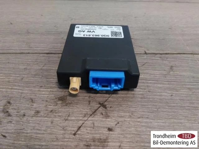 Volkswagen PASSAT 2015-19 Control unit, other view 2