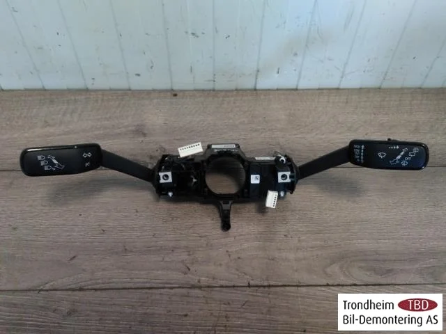 Volkswagen PASSAT 2015-19 Steering column switches