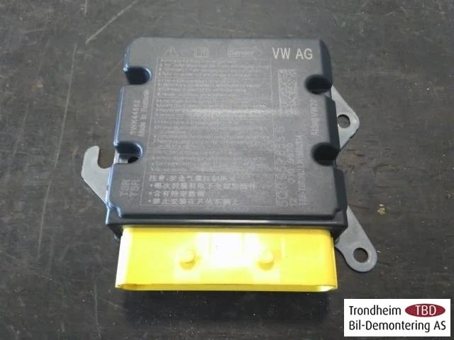 Volkswagen PASSAT 2015-19 Airbag control unit