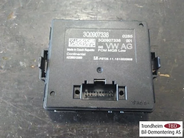 Volkswagen PASSAT 2015-19 Control unit, other