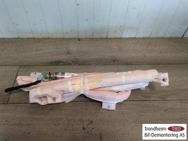 Volkswagen PASSAT 2015-19 Right curtain airbag view 2