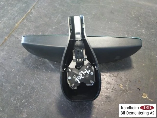 Volkswagen PASSAT 2015-19 Interior rear-view mirror view 2