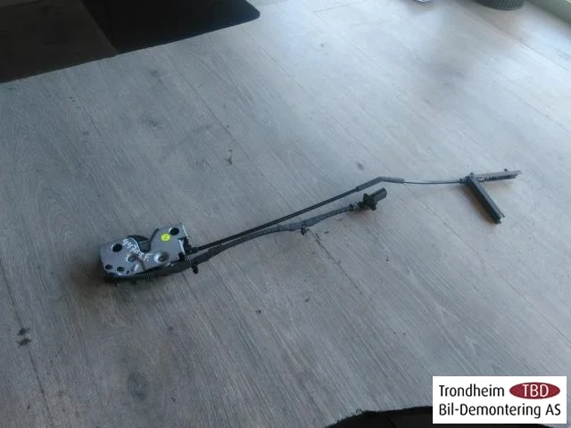 Volkswagen ID.3 2021- Hood latch