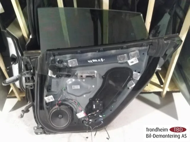 Tesla MODEL S 2013- Ajtó, 4 ajtós, hátsó, jobb nézet 2