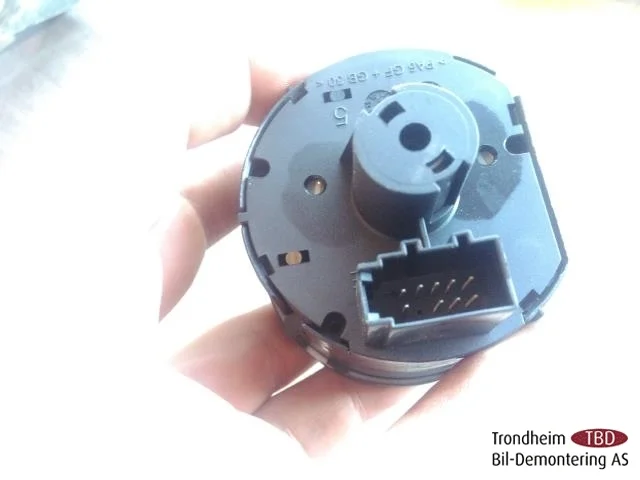 Volkswagen GOLF, E-GOLF VII 2013-20 Headlight switch view 2