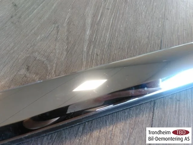 Tesla MODEL S 2013- Trim molding, other view 2