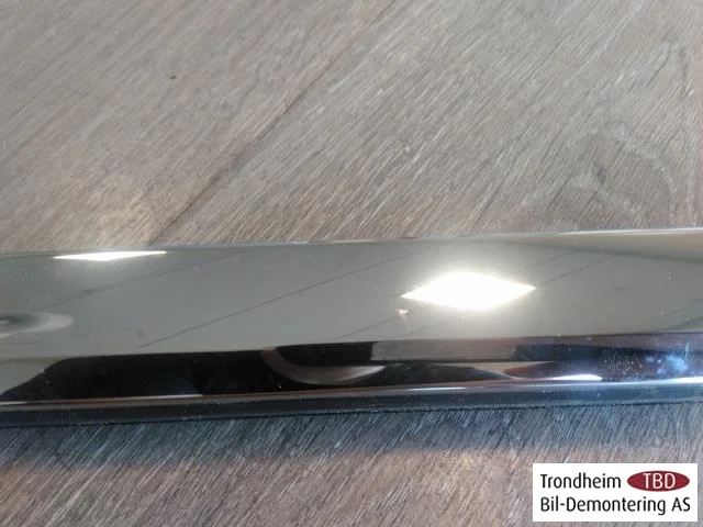 Tesla MODEL S 2013- Trim molding, other view 3