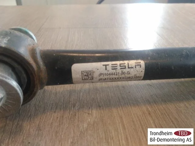 Tesla MODEL 3 2017--> Braț suspensie, dreapta spate vedere 2