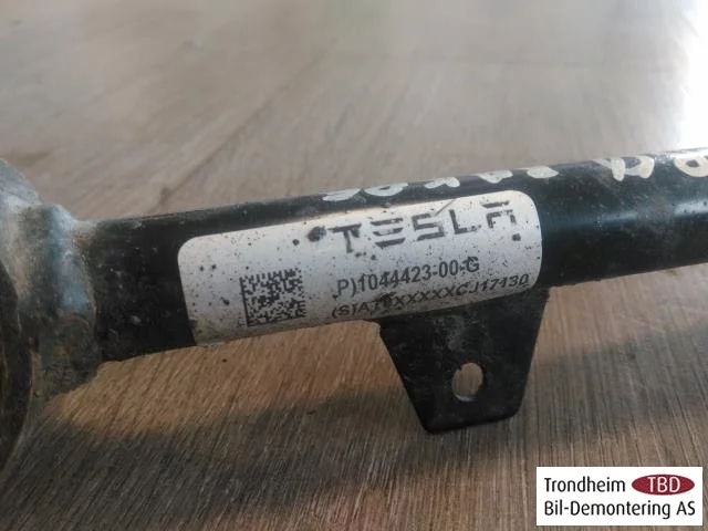 Tesla MODEL 3 2017--> Braț suspensie, dreapta spate vedere 2
