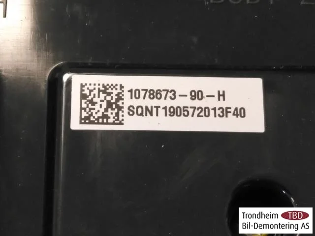 Tesla MODEL 3 2017--> Vezérlőegység, klíma nézet 3