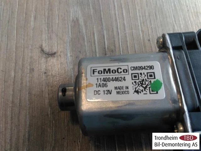 Ford MUSTANG MACH-E 2021- Window regulator motor view 3