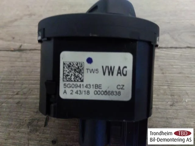 Volkswagen GOLF, E-GOLF VII 2013-20 Headlight switch view 3